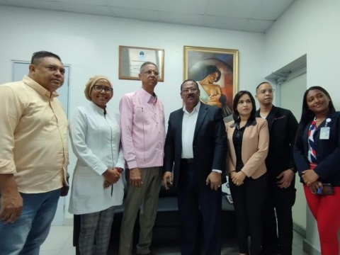 Director del SRSM visita el Materno Infantil de Los Mina en acciones lucha contra el dengue