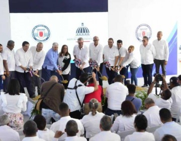 Presidente Abinader inicia trabajos de agua potable y entrega apartamentos en Santiago