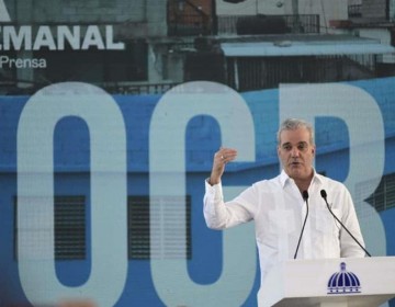 Abinader anuncia apertura de unidad oncol&oacute;gica en el hospital Cabral y B&aacute;ez de Santiago