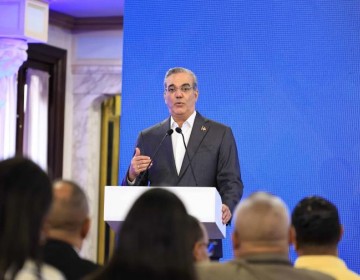 Luis Abinader dice que Leonel Fern&aacute;ndez apoya el r&eacute;gimen de Maduro en Venezuela