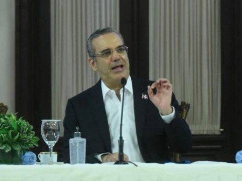 Abinader ordena entrega de 256 millones de pesos para fortalecer Direcci&oacute;n de Atenci&oacute;n a Violencia Intrafamiliar