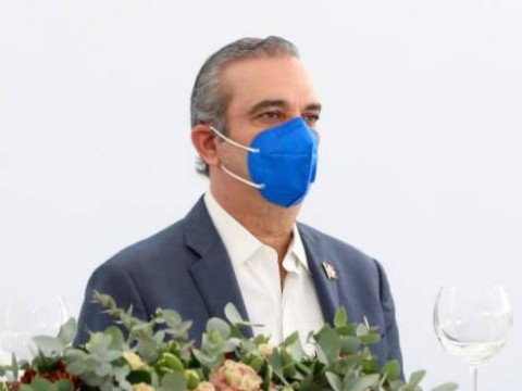 Presidente Abinader suprime bonos que ahorran RD$669 millones al Estado