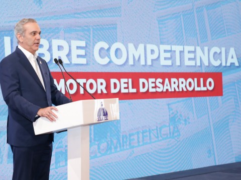 Presidente Abinader presenta avances hist&oacute;ricos en libre competencia y destaca liderazgo regional de la Rep&uacute;blica Dominicana