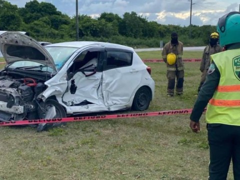 Muere canadiense y menor resulta herido en accidente de tr&aacute;nsito en Boulevard Tur&iacute;stico del Este