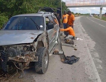 Yipeta queda incrustada en barandas de la Autov&iacute;a del Este