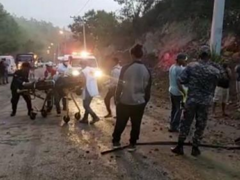 Varios heridos en accidente de tr&aacute;nsito en carretera Jarabacoa - La Vega