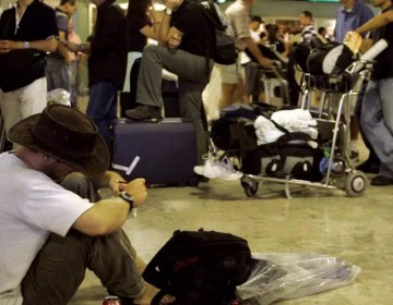 Prohibido pernoctar en el aeropuerto de Madrid desde este jueves