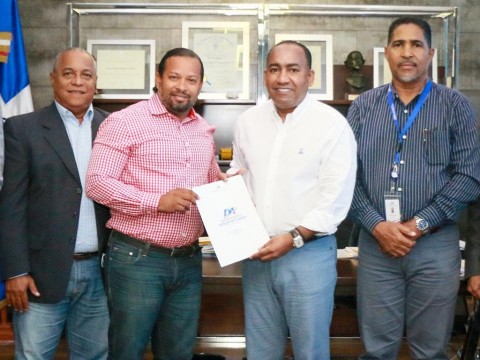Aeroportuaria recibe edificaci&oacute;n donde operar&aacute; aeropuerto de Pedernales
