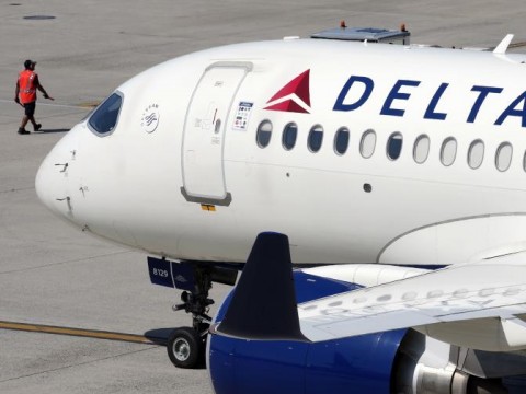 Contin&uacute;an retrasos de vuelos, aunque mayor&iacute;a de las aerol&iacute;neas se ha recuperado de corte tecnol&oacute;gico