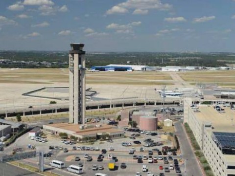 EE.UU: Cierran Aeropuerto de San Antonio de emergencia por tiroteo
