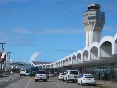 El aeropuerto internacional de Puerto Rico registra el mayor tr&aacute;fico de viajeros en un mes