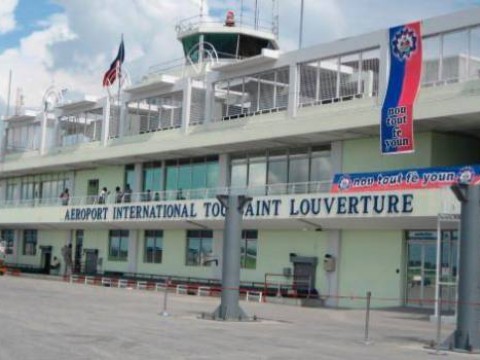 Hait&iacute;: Autoridades anuncian apertura del aeropuerto de Puerto Pr&iacute;ncipe 