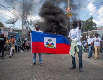 Agentes haitianos exigen en las calles la dimisi&oacute;n del director de la Polic&iacute;a