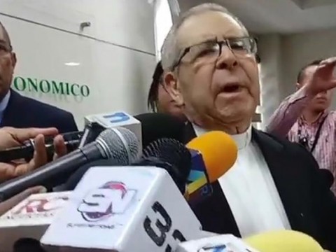 "Para dialogar, el patio podr&iacute;a ser un espacio legal"  Agripino N&uacute;&ntilde;ez Collado a Leonel 