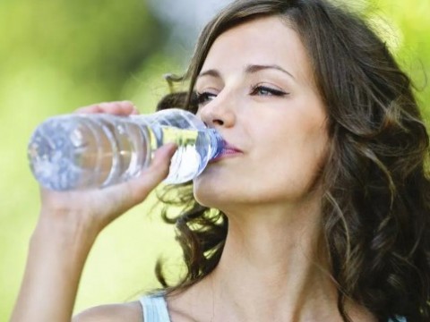 &iquest;Un m&iacute;nimo de 2 litros de agua al d&iacute;a?