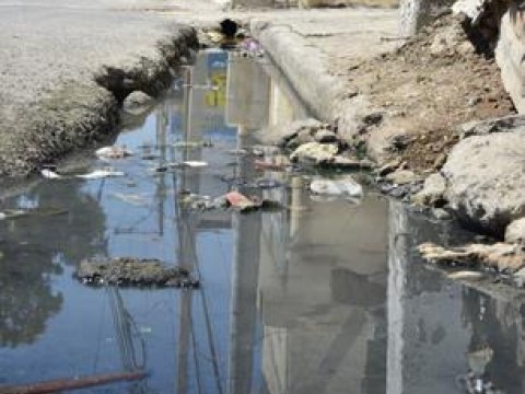 Aguas acumuladas en las calles multiplican poblaci&oacute;n mosquitos