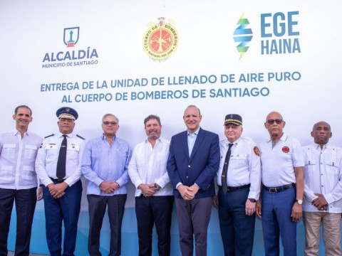 Alcalde Santiago dice en 3 semanas reinician estaci&oacute;n de bomberos