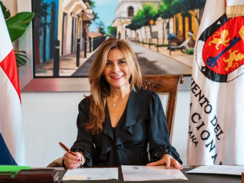 Alcaldesa Carolina Mej&iacute;a viaja a Congreso Iberoamericano CEAPI en Colombia