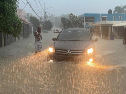 Vaguada provocar&aacute; lluvias, tormentas el&eacute;ctricas y r&aacute;fagas de viento este martes