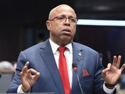 Diputados eval&uacute;an tasa cero con industriales