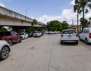 Amenaza latente, el caos de las empresas que rentan veh&iacute;culos en la Ruta 66 cerca del AILA