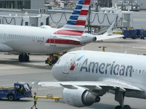 American Airlines rebaja previsiones de beneficios para 2026 ante subida del combustible