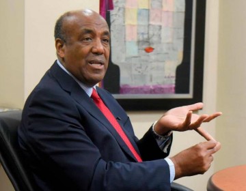 Antonio Almonte: El gobierno no desiste de instalar una barcaza el&eacute;ctrica en Azua