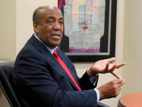 Antonio Almonte: El gobierno no desiste de instalar una barcaza el&eacute;ctrica en Azua