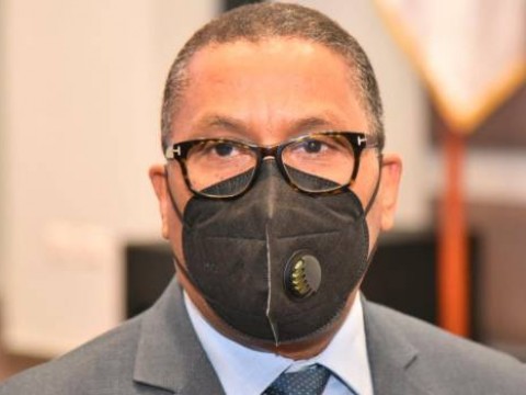 Ministro de Obras P&uacute;blicas justifica ascensos e inauguraciones