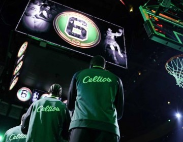 Celtics honran a Bill Russell antes de iniciar la temporada