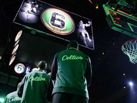 Celtics honran a Bill Russell antes de iniciar la temporada