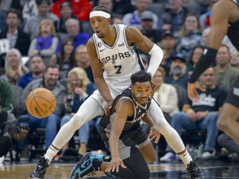  Fox anota 28, Kings superan a Spurs y encadenan quinto triunfo