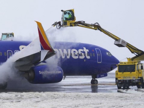 Tormenta invernal azota EEUU y causa cancelaci&oacute;n de vuelos