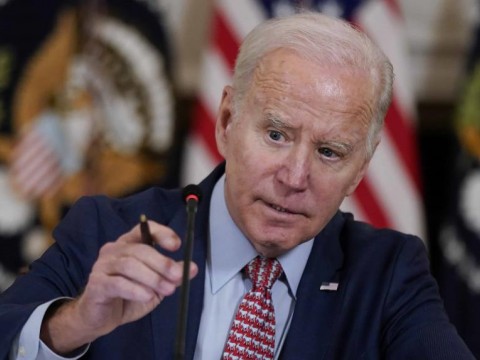 Biden firma una ley que pone fin a la emergencia sanitaria por el COVID-19