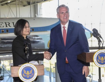 China promete represalias tras reuni&oacute;n entre EEUU y Taiw&aacute;n