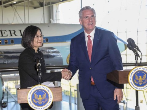 China promete represalias tras reuni&oacute;n entre EEUU y Taiw&aacute;n