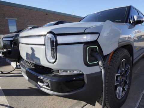 Jaguar Land Rover construir&aacute; gigantesca f&aacute;brica de bater&iacute;as para autos el&eacute;ctricos en Inglaterra