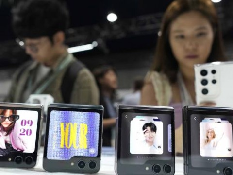 Samsung presenta en Se&uacute;l sus nuevos tel&eacute;fonos m&oacute;viles plegables, m&aacute;s ligeros y compactos