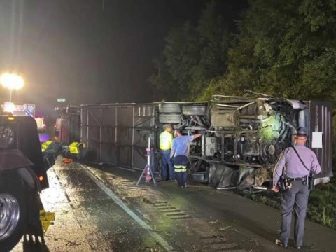 Mueren tres pasajeros en un choque de autob&uacute;s en Pensilvania