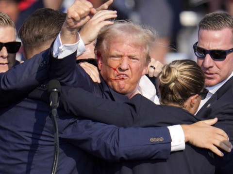 Fallece un hombre que result&oacute; herido en el intento de asesinato contra Trump en 2024