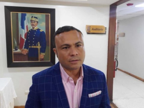 Denuncian a Guillermo Moreno ante la JCE por violaciones electorales