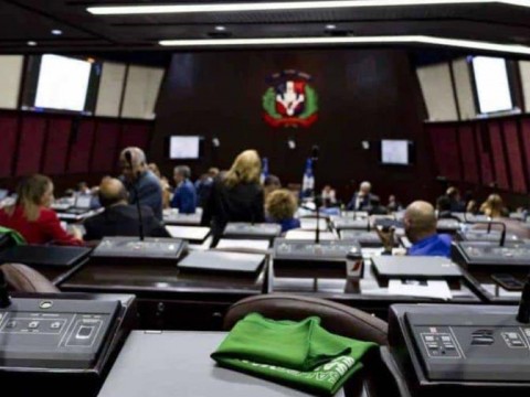 Diputados aprueban proyecto establece obligatoriedad de los debates electorales en el 2028