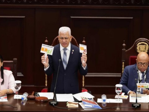 Asamblea Nacional aprueba propuestas de modificaci&oacute;n de siete art&iacute;culos de la Constituci&oacute;n