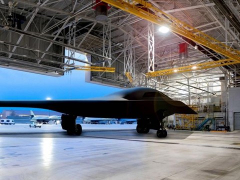 EE. UU. presenta su nuevo bombardero furtivo B-21 de alta tecnolog&iacute;a