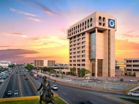 Banco Popular Dominicano recibe premio por finanzas sostenibles