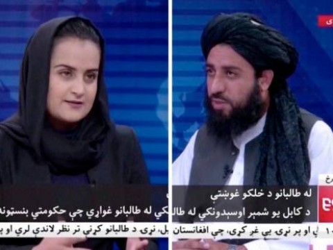 Comunicadora que entrevist&oacute; a los talibanes huy&oacute; de su pa&iacute;s
