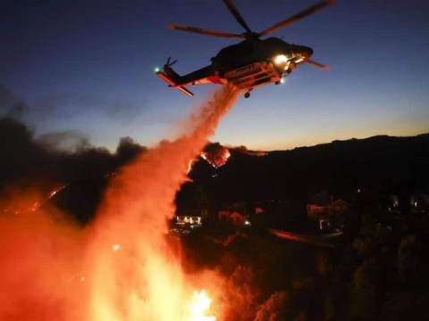 Biden ofrece ayuda urgente para luchar contra el "terrible" incendio de Los &Aacute;ngeles