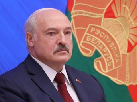 Bielorrusia critica entrega del Premio Nobel al encarcelado Ales Bialiatski
