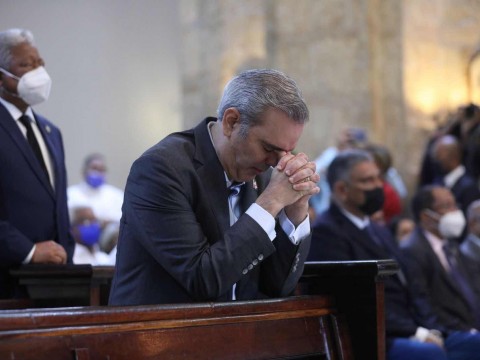 Obispo Castro Marte afirma Abinader ha dado ejemplo de transparencia