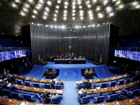 Senado brasile&ntilde;o da luz verde a investigaci&oacute;n contra Bolsonaro